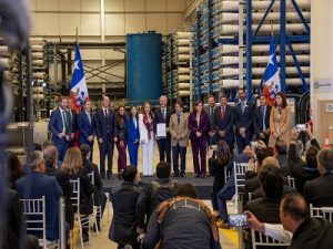 En visita a planta de Aguas CAP en Caldera, Presidente Kast promulga nueva ley de desalación