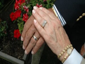 Bono Bodas de Oro aumentará a más de $482 mil desde octubre