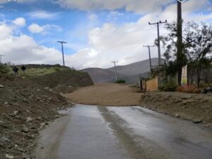 Alcalde de Alto del Carmen advierte activación de quebradas y cortes de caminos por intensas lluvias